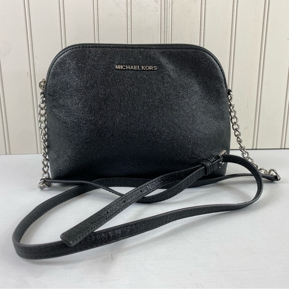 Michael Kors Black Cindy Lg Dome Saffiano Leather Crossbody Bag LIKE NEW - Picture 1 of 12